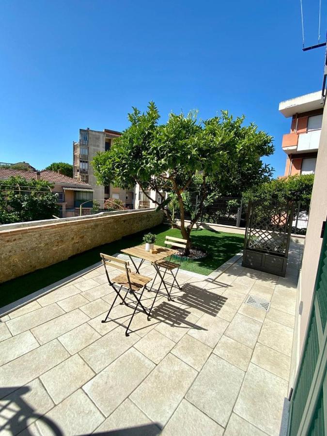 Floridida Rooms & Breakfast Marina dʼMarina dʼAndora Exterior foto
